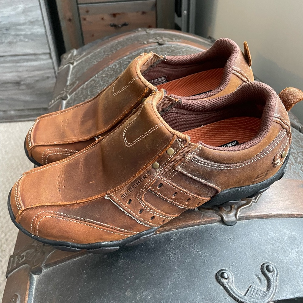 Skechers men’s diameter slip on shoe size 8M good condition